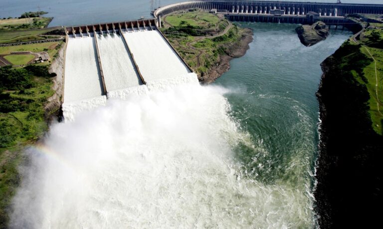 itaipu:-a-manobra-para-incluir-a-cop-30-e-o-mst-na-sua-conta-de-luz
