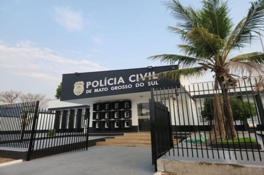 Ladrão furta carteira de comerciante e foge após pedir dose de pinga