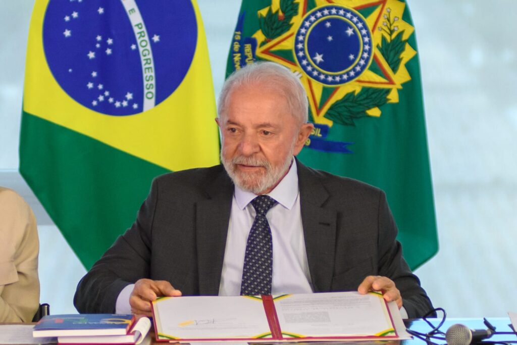 parana-pesquisas:-governo-lula-e-reprovado-por-56,7%-em-seu-3o-mandato