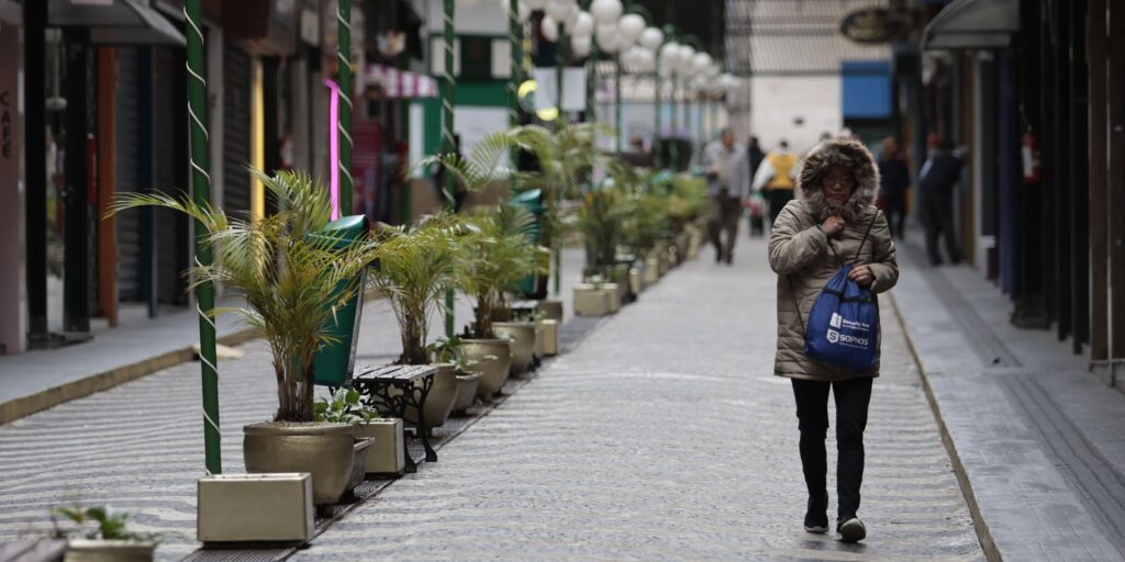 inmet-alerta-para-onda-de-frio-no-sul-e-excesso-de-chuva-em-3-estados