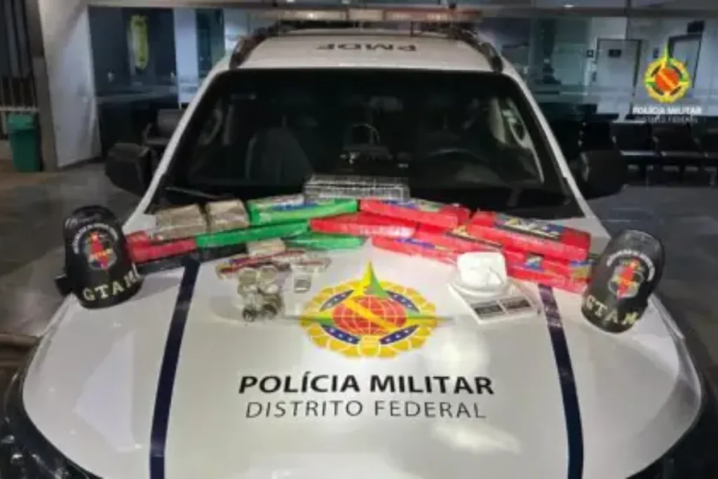 pmdf-apreende-12-tabletes-de-maconha,-haxixe-e-cocaina-em-biqueira