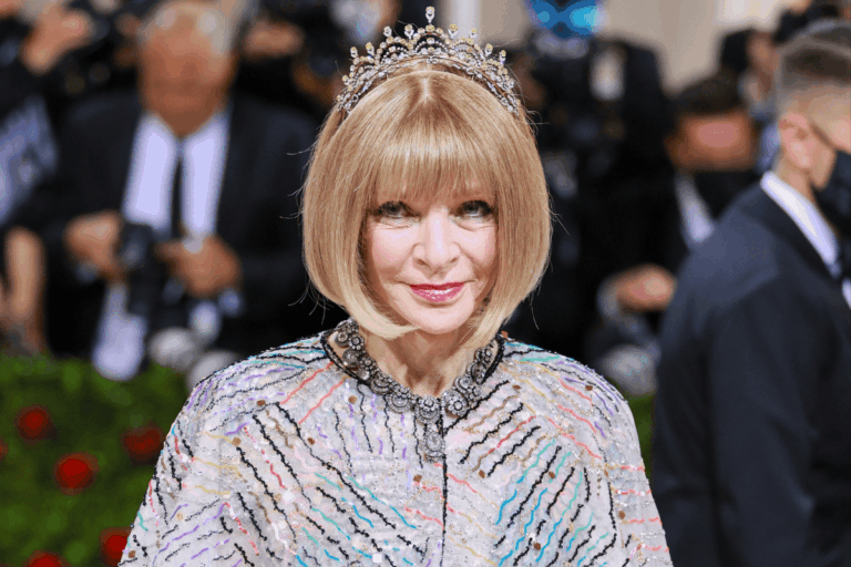 anna-wintour:-relembre-a-trajetoria-da-ex-editora-chefe-da-vogue