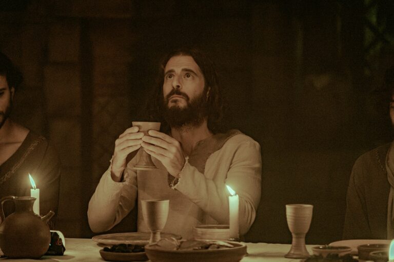 jesus-de-the-chosen-encontra-papa-leao-xiv-no-vaticano