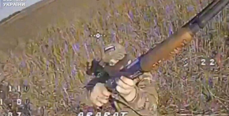 video.-ucrania-divulga-imagens-de-ataques-de-drones-a-soldados-russos