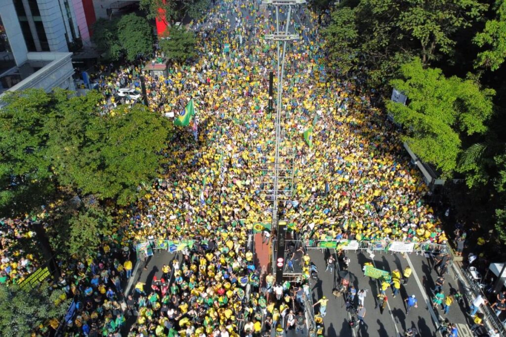 ato-de-bolsonaro-reune-12-mil-em-sp,-diz-monitor-da-usp.-veja-imagens