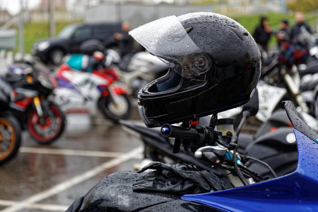 Procon-SP multa Uber e 99 por oferecerem mototáxi de forma irregular