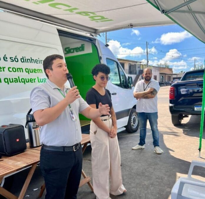 Sicredi inaugura agência móvel no Juruá e reforça presença nas comunidades do interior do Acre