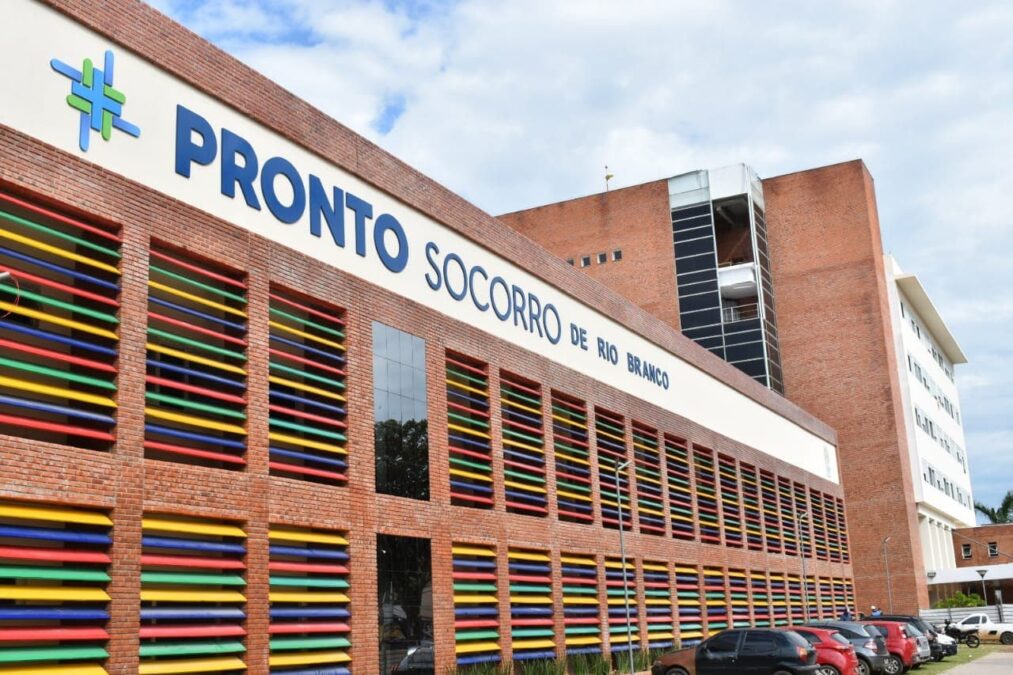 Irmãs são internadas após ingerirem molho de cachorro-quente suspeito de envenenamento no Acre