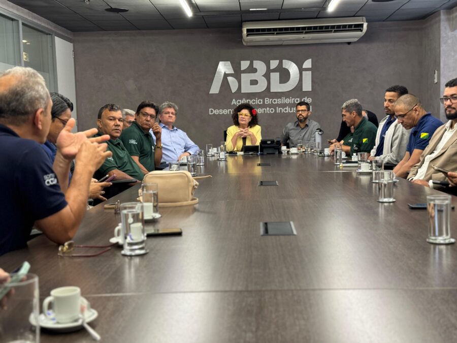 Fortalecimento do cooperativismo é pauta de encontro entre ABDI e líderes de cooperativas do Acre