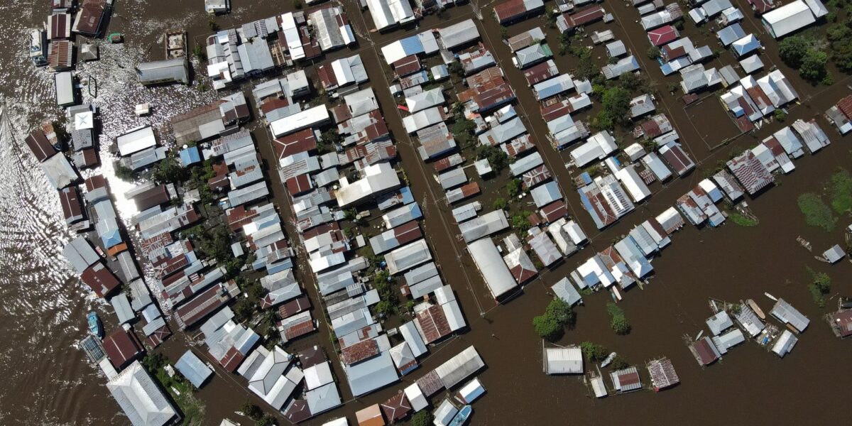 Cheia dos rios no Amazonas já deixa 36 municípios em situação de emergência