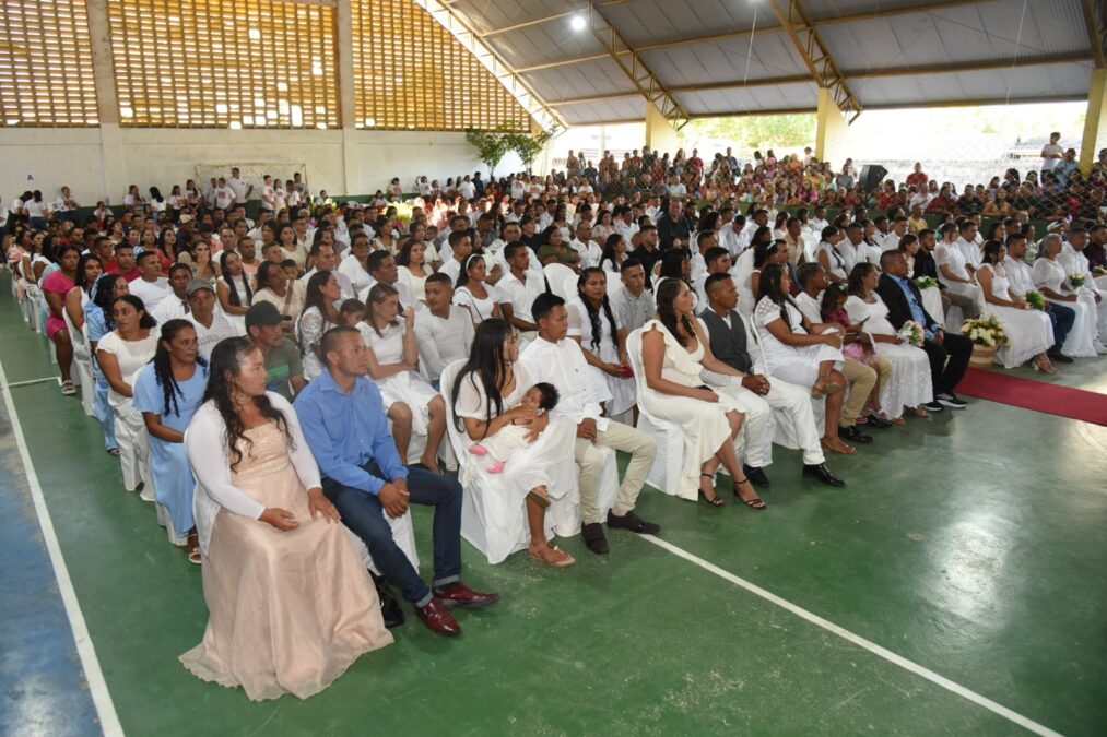 Projeto Cidadão realiza casamento coletivo de 140 casais em Tarauacá com emoção e celebração em família