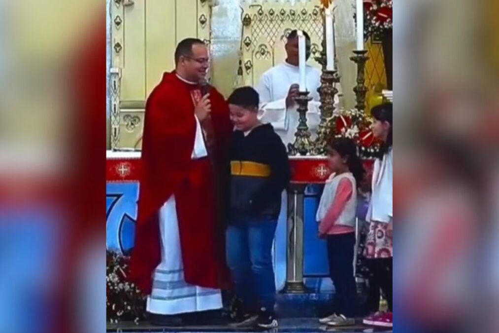 Palmeirense, padre “rejeita” pedido de menino sobre o Mundial em missa