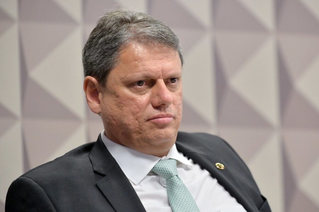 Tarcísio concede maiores isenções para empresas que têm dívidas com SP