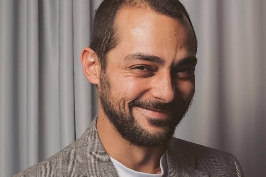 eduardo-sterblitch-volta-a-encarnar-beetlejuice-nos-palcos