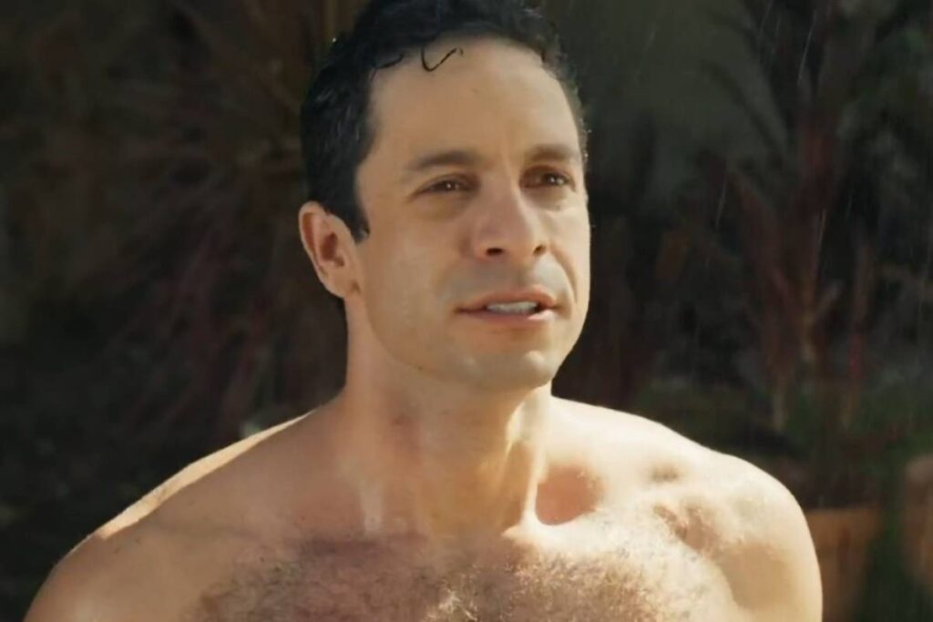 rainer-cadete-exibe-o-bumbum-em-cena-de-bastidores-de-eta-mundo-melhor