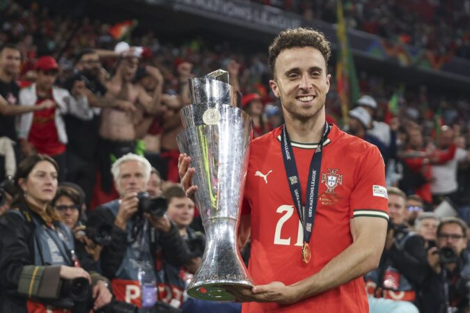 luto-no-futebol:-relembre-carreira-e-titulos-de-diogo-jota