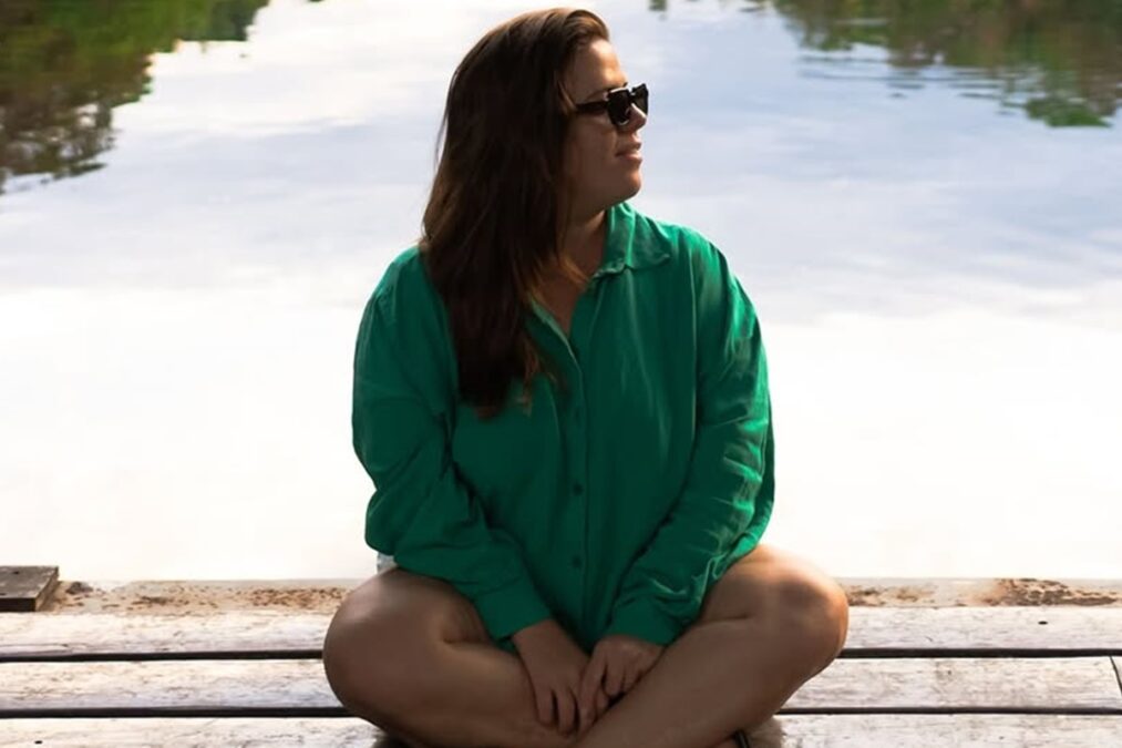 Tati Machado compartilha vídeo sorrindo e desabafa: “Me resgatar”