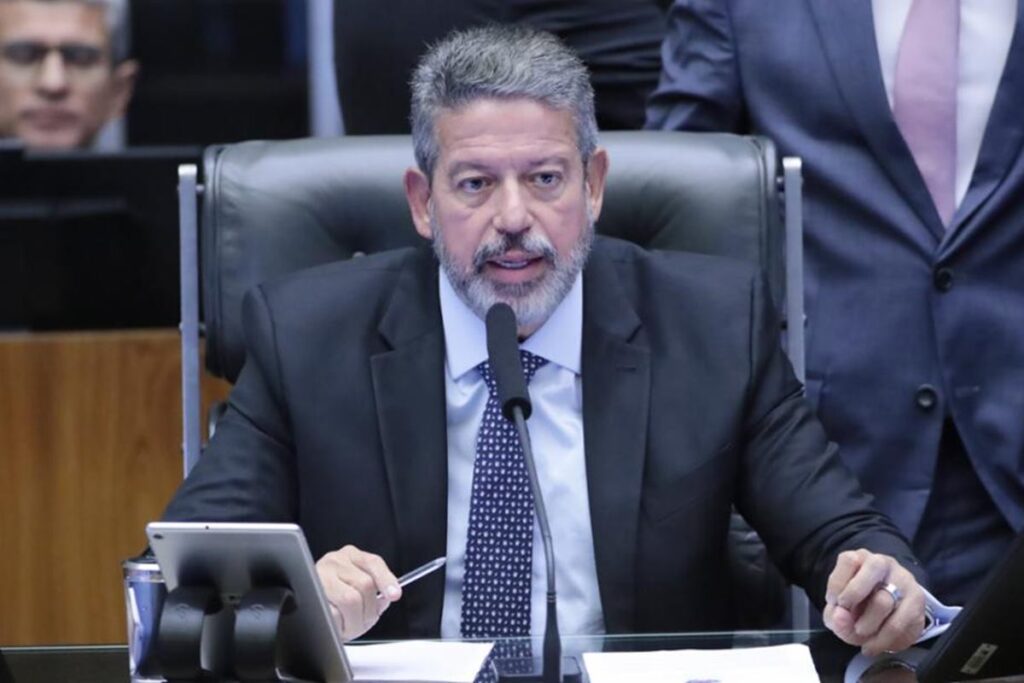 para-lira,-congresso-e-governo-devem-“dar-um-passo-atras”-sobre-o-iof