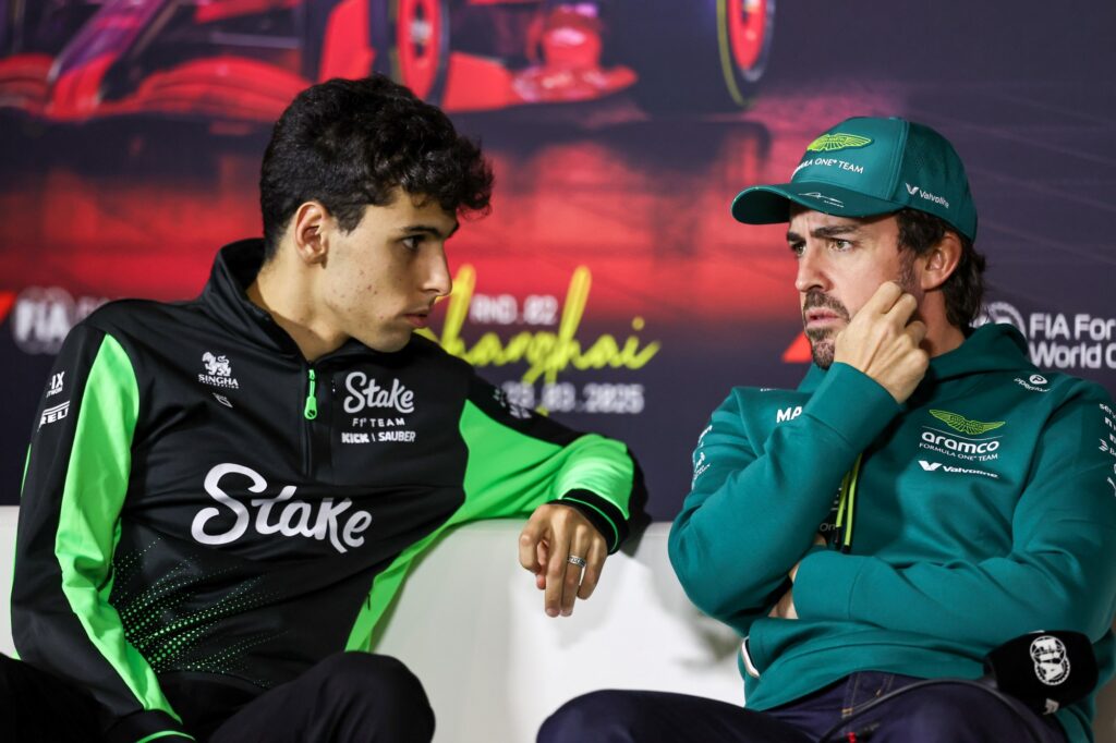 f1:-alonso-destaca-bortoleto-como-melhor-piloto-da-atual-geracao