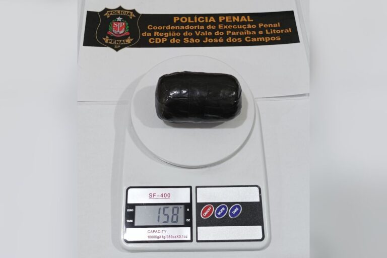 “dildo”-de-maconha-chama-atencao-e-mulher-e-pega-ao-entrar-em-prisao
