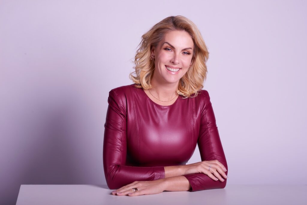 ana-hickmann-ensina-em-talk-o-seu-lema:-sonhar,-aprender-e-realizar