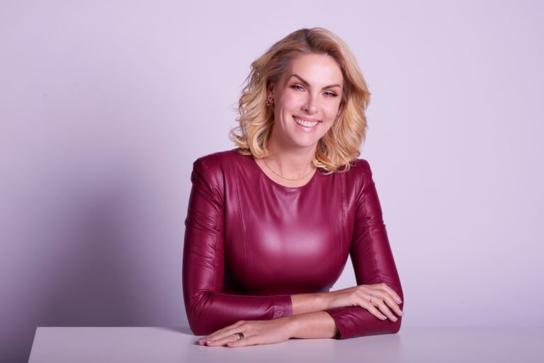 ana-hickmann-ensina-em-talk-o-seu-lema:-sonhar,-aprender-e-realizar