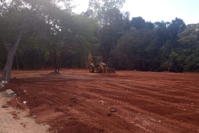 governo-do-df apreende-maquina-que-desmatava area-de-protecao