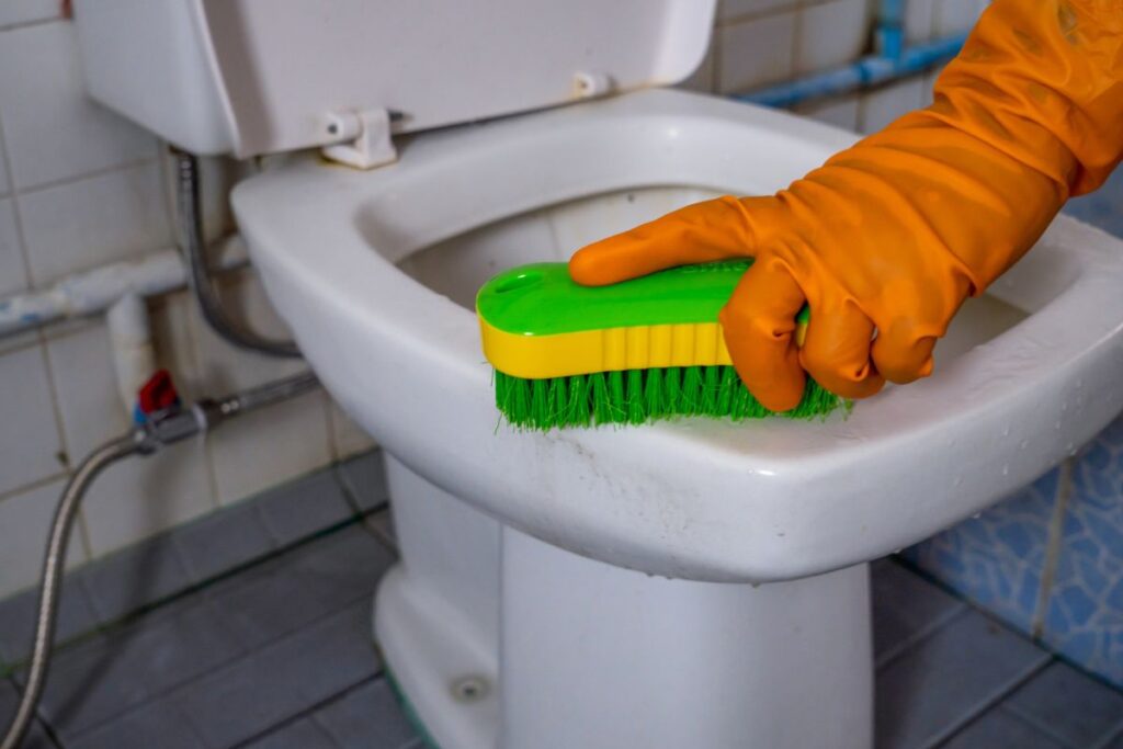 vaso-sanitario-encardido?-truque-com-produto-da-cozinha-resolve-tudo