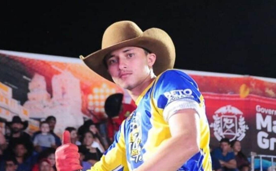 Vídeo: peão morre em rodeio após ser pisoteado por boi