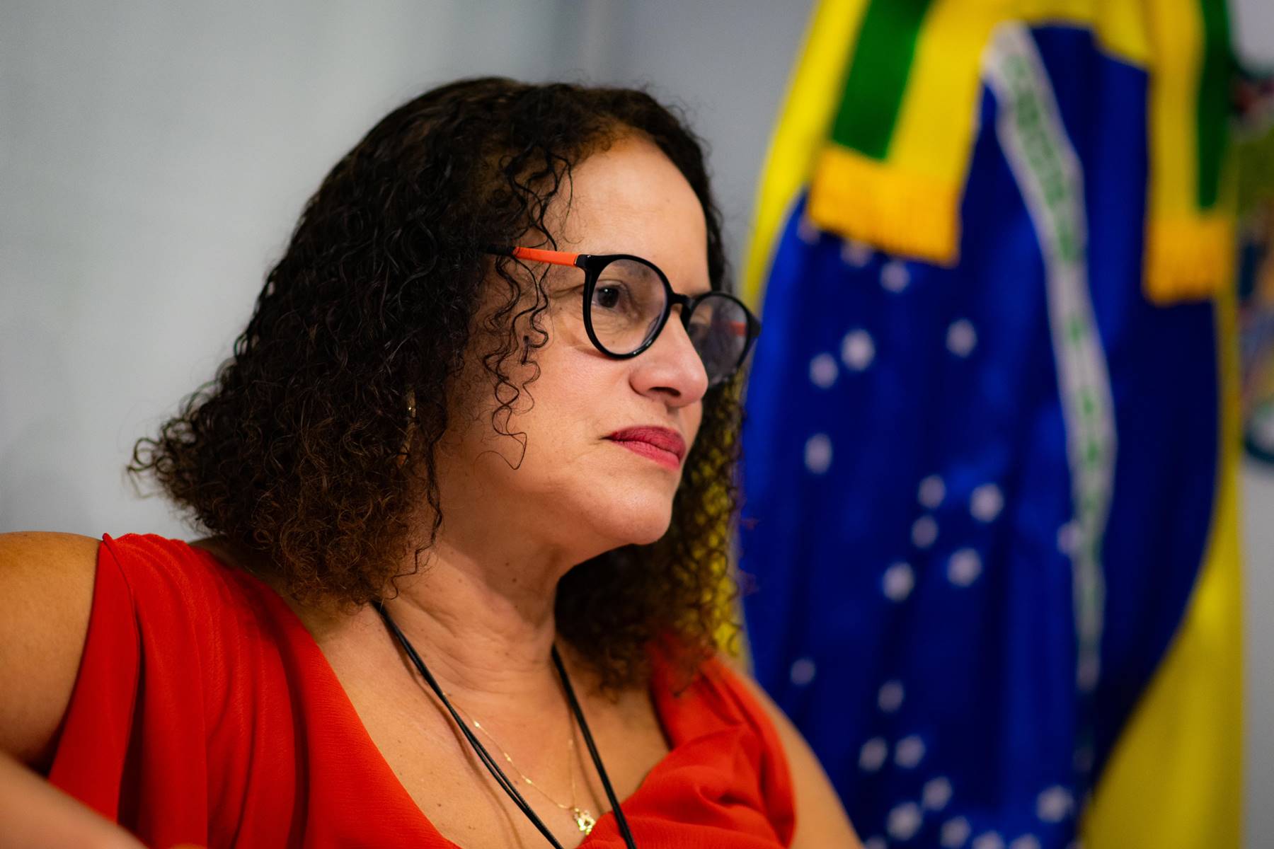 brics-estuda-construir-cabo-submarino-de-fibra-optica,-diz-ministra