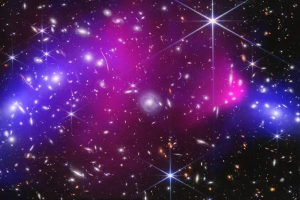 inedito:-james-webb-revela-colisao-cosmica-e-galaxias-distantes