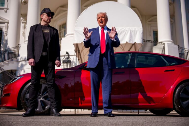 lider-do-pl-pede-homenagem-a-trump-apos-defesa-de-bolsonaro