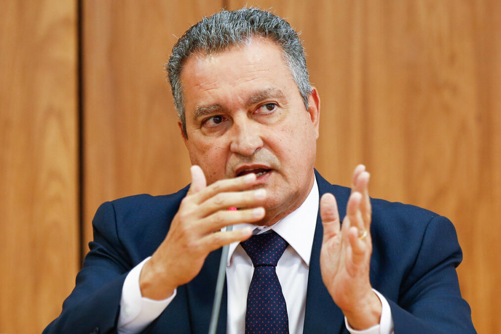 Rui Costa diz que não cabe a Trump opinar sobre o Judiciário do Brasil