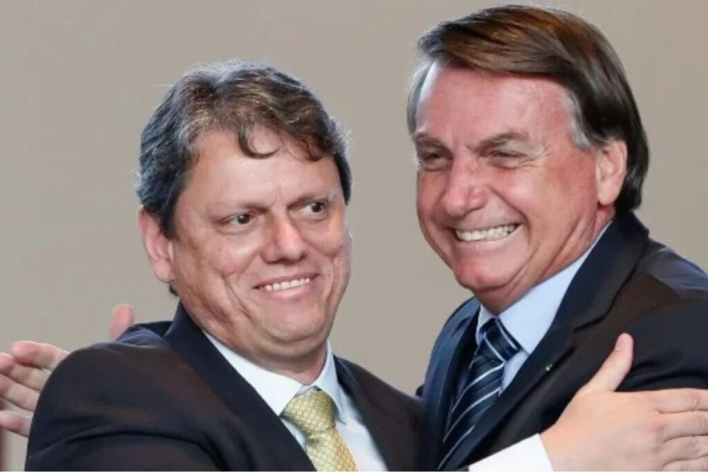 bolsonaro-defende-tarcisio-de-criticas-e-fala-em-presidencia
