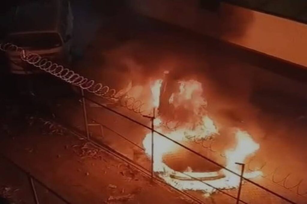 dupla-corta-grade-de-predio-e-incendeia-carros-em-taguatinga.-video