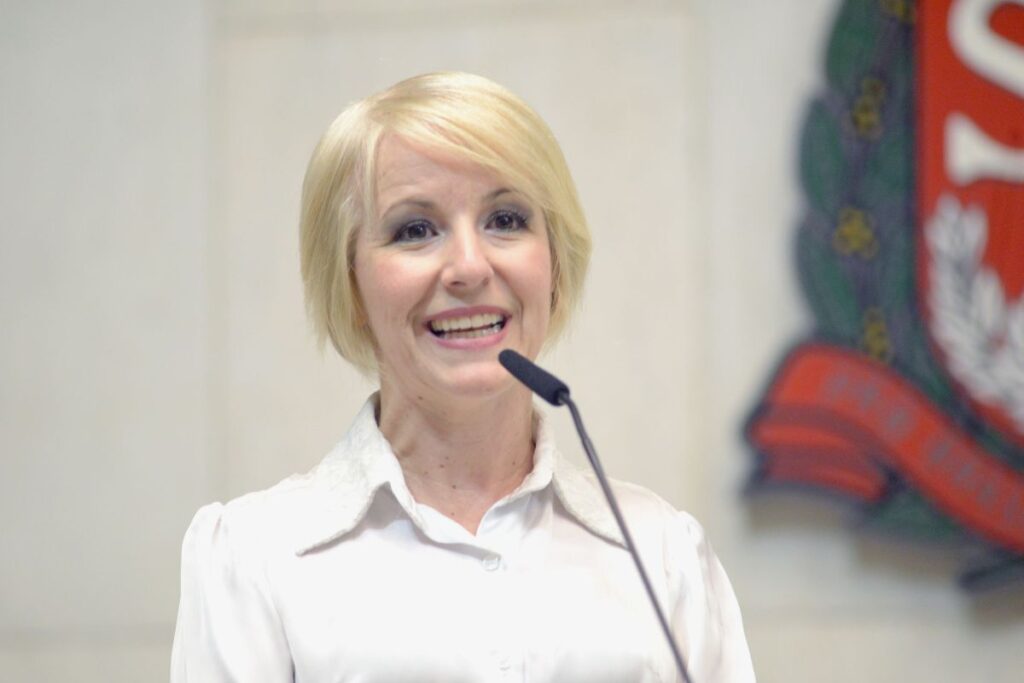 alesp-empossa-nova-deputada-apos-cassacao-por-infidelidade-partidaria