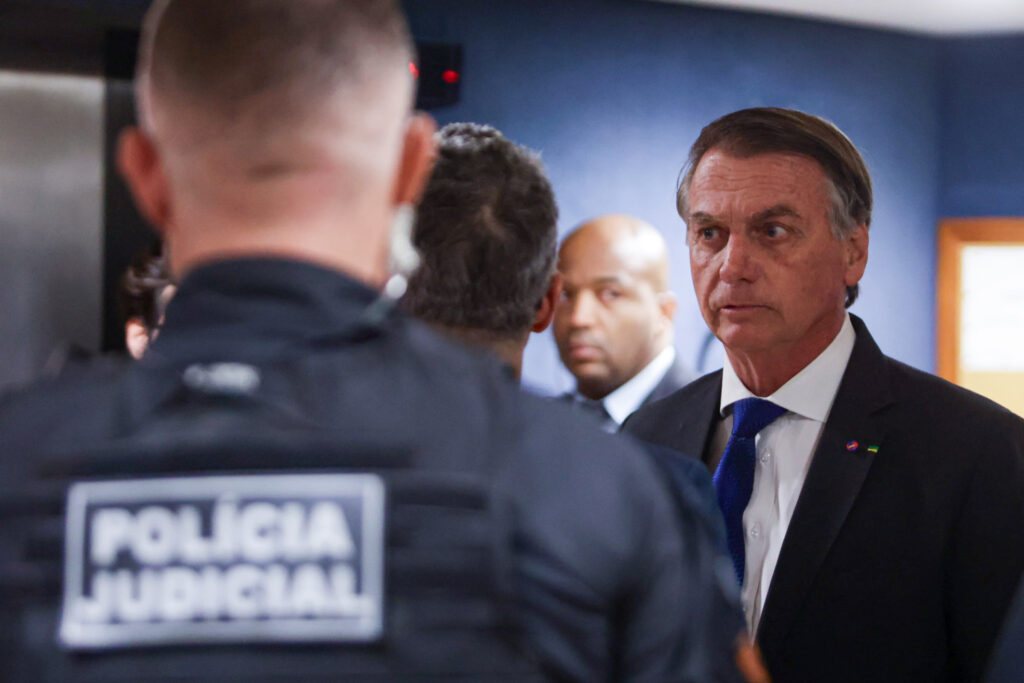 veja-crimes-atribuidos-pela-pgr-a-bolsonaro-e-outros-7-aliados
