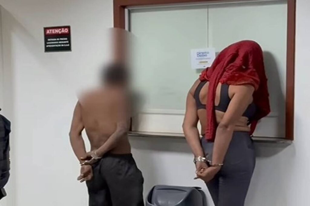 veja-o-momento-em-que-casal-que-esfaqueou-motorista-de-app-chega-a-dp