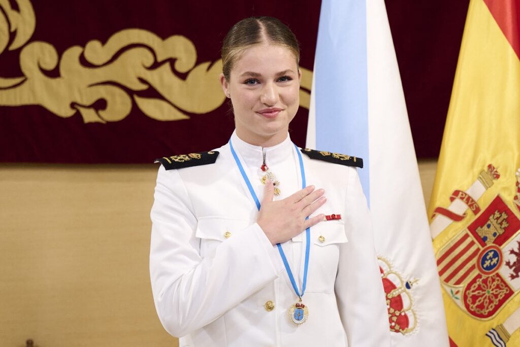 futura-rainha-da-espanha,-princesa-leonor-conclui-formacao-militar