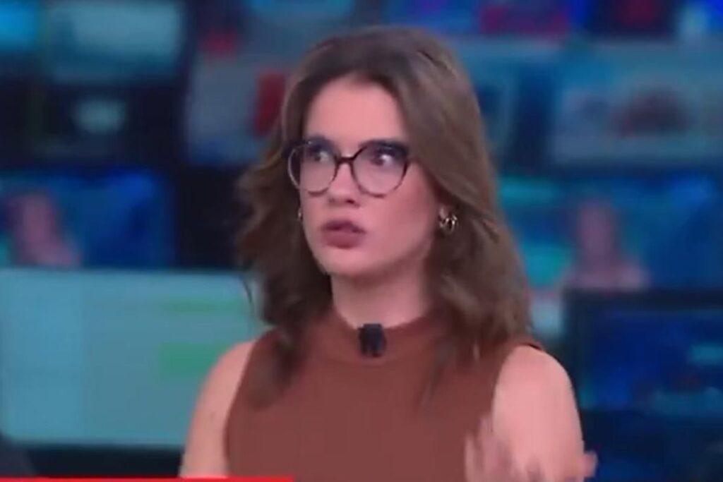 ancora-da-cnn-causa-polemica-ao-chamar-jair-bolsonaro-de-bozo-ao-vivo