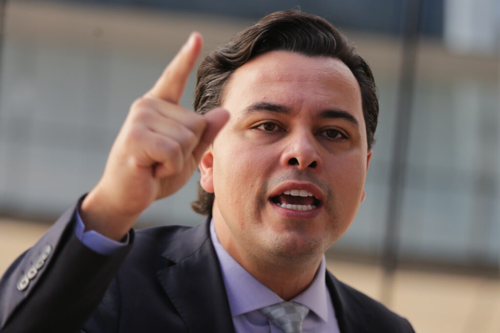 advogado-se-manifesta-apos-moraes-oficiar-tarcisio-no-stf