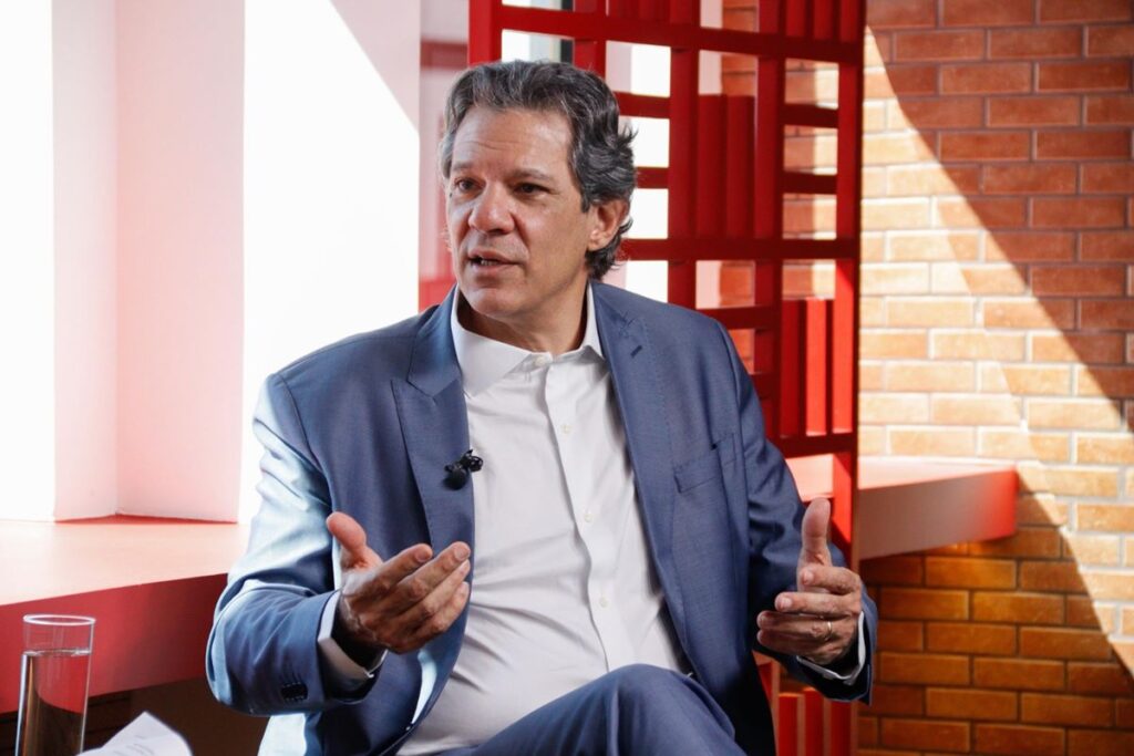 haddad-ironiza:-trump-vai-realizar-o-sonho-do-nikolas-de-taxar-o-pix