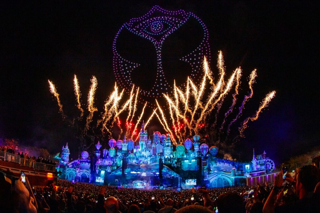 tomorrowland-toma-decisao-apos-incendio destruir palco-do-festival