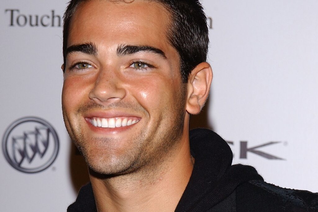 ator-diz-que-foi-rejeitado-em-serie-de-sucesso-por-ser-bonito-demais