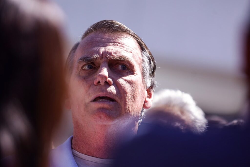 bolsonaro-esta-proibido-de-sair-de-casa-aos-finais-de-semana