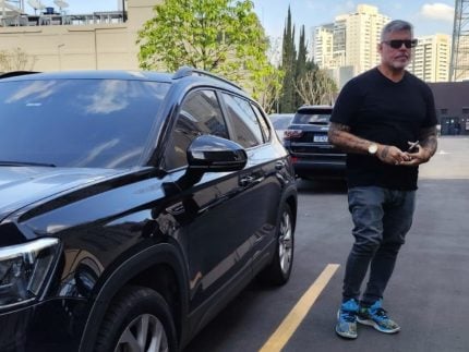 alexandre-frota-e-visto-nas-dependencias-da-record-e-alimenta-rumores-de-ida-para-“a-fazenda”