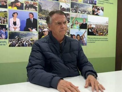 bolsonaro-garante-candidatura,-mesmo-inelegivel-e-diz:-“lula-ganha-a-eleicao-sem-mim”