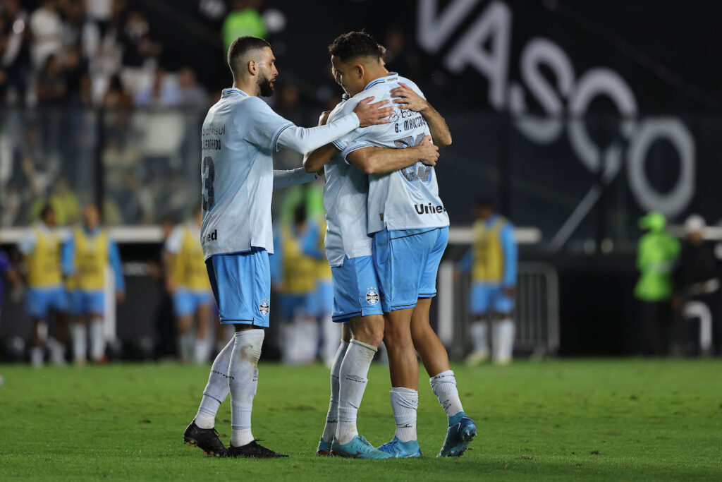 vasco-sai-na-frente,-mas-gremio-corre-atras-e-empata-em-sao-januario