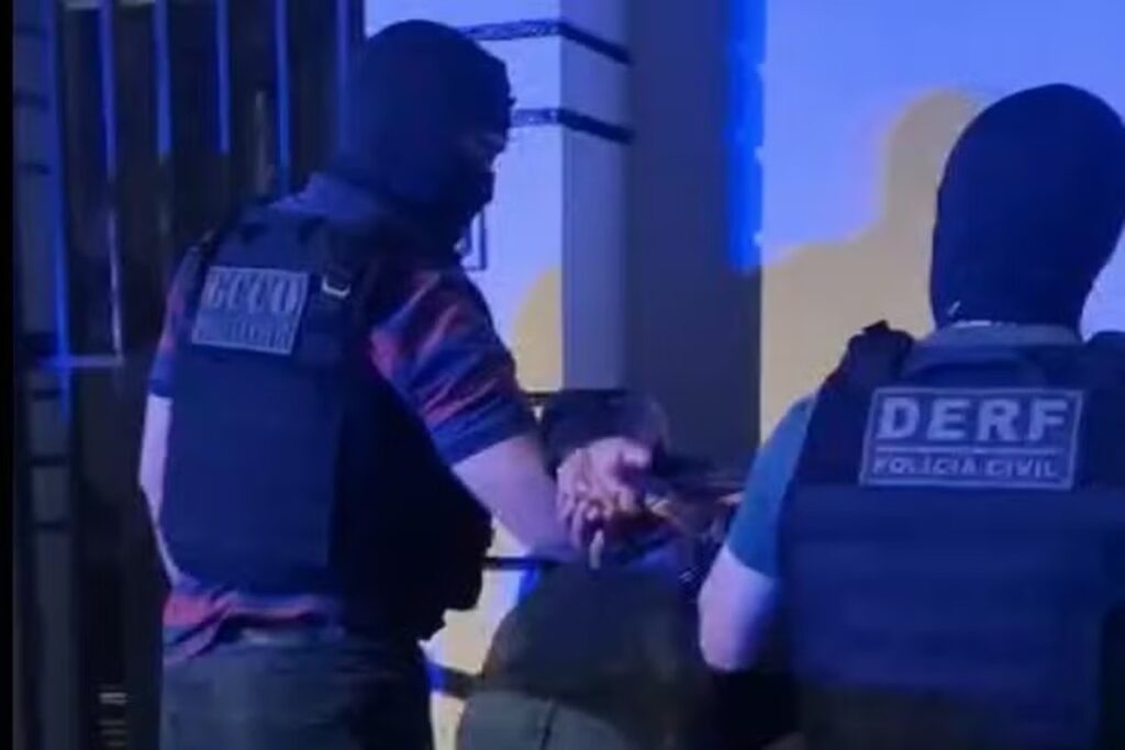 mentor-de-chacina-e-de-assassinato-de-jogador-de-futebol-e-preso