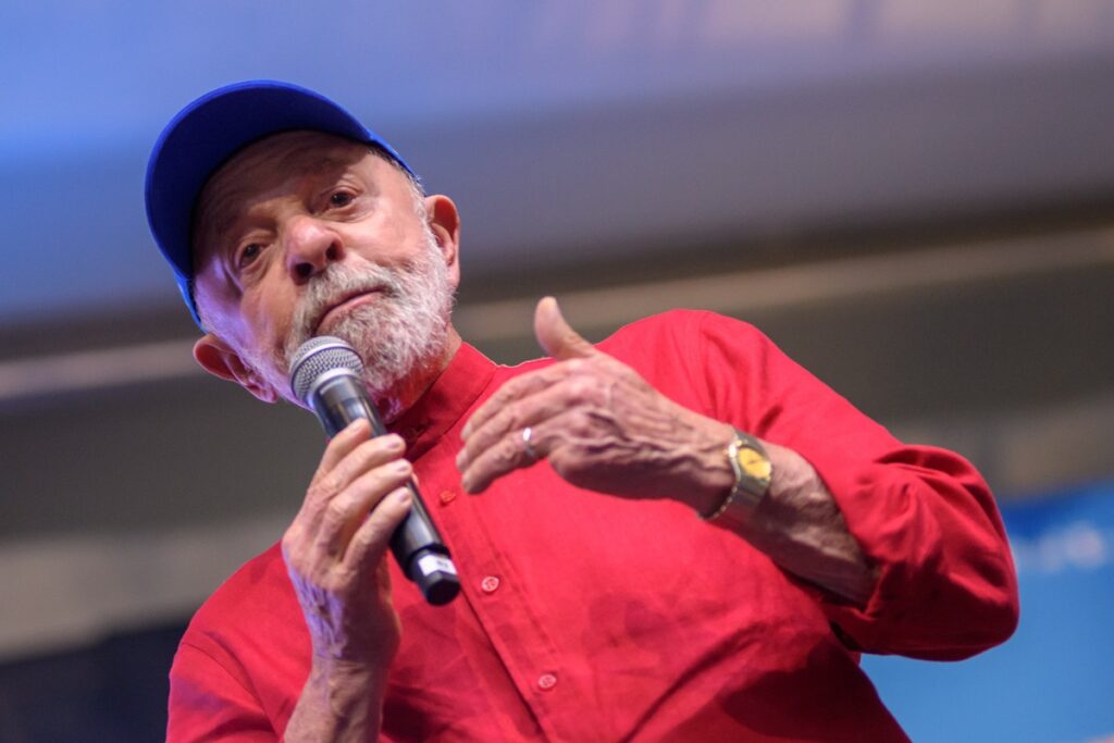 lula-publica-artigo-com-presidentes-progressistas:-“democracia-sempre”